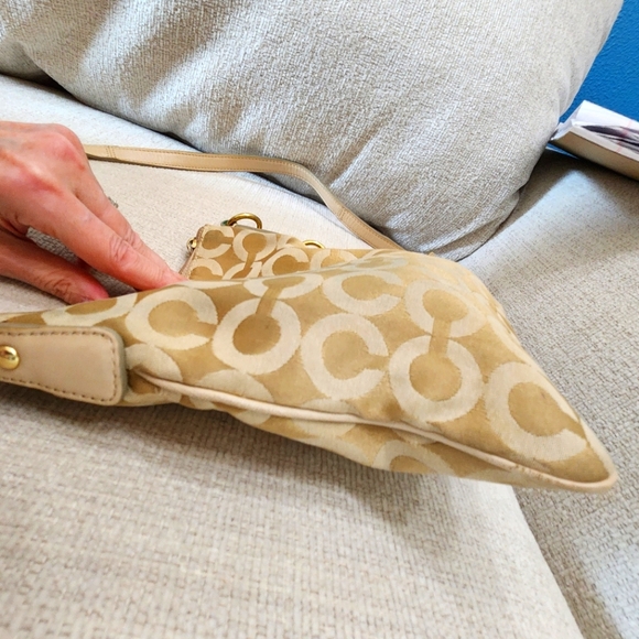 Coach Gold Signature C's Crossbody Bag Purse - Picture 7 of 10